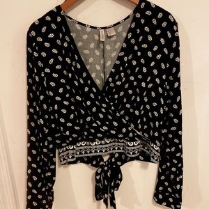 Tie-In-The-Front Boho Cropped Long Sleeve Blouse